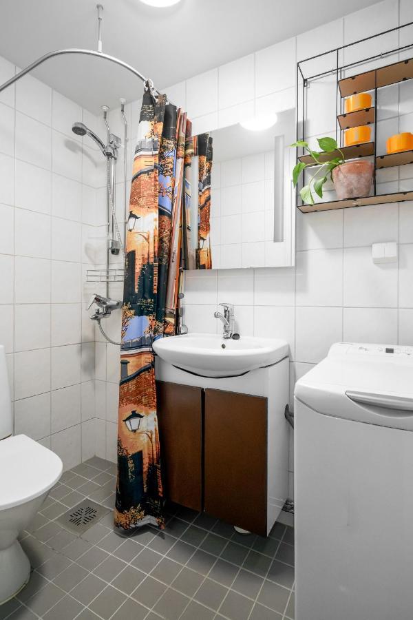 Апартаменти Wehost Spacious Traveller'S Hq Above Metro @Vilhonvuorenkuja 16 Гельсінкі Екстер'єр фото